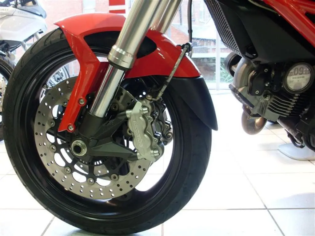 Ducati Monster 696/796/1100S 2008>Mudguard Extender  Fender Pyramid 1