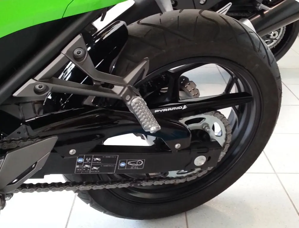Kawasaki Ninja 300 / Z300  2013> Gloss Black Hugger By Pyramid Plastics 1