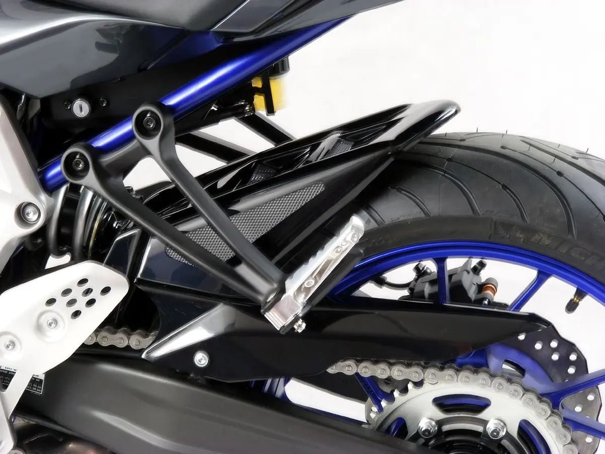 Yamaha Yzf-R7  2021-2024 Matt Black & Silver Mesh Rear Hugger By Powerbronze 1