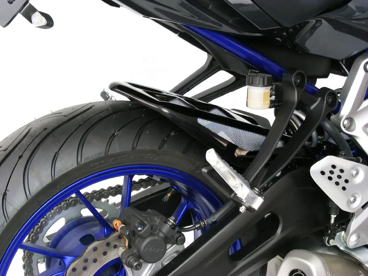Yamaha Yzf-R7  2021-2024 Rear Hugger Gloss Black & Silver Mesh By Powerbronze 1