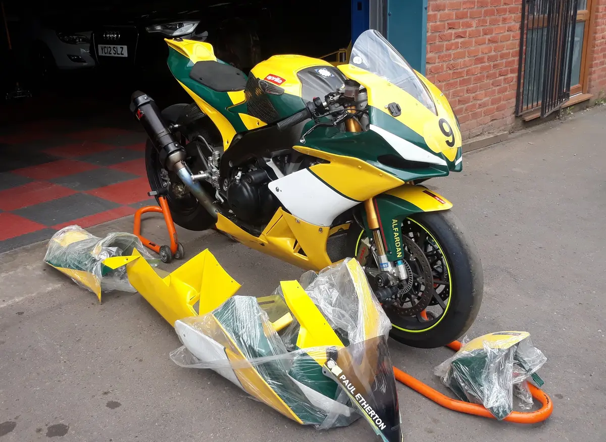 2011 Aprilia Rsv4 Factory Road/Race Bike 1