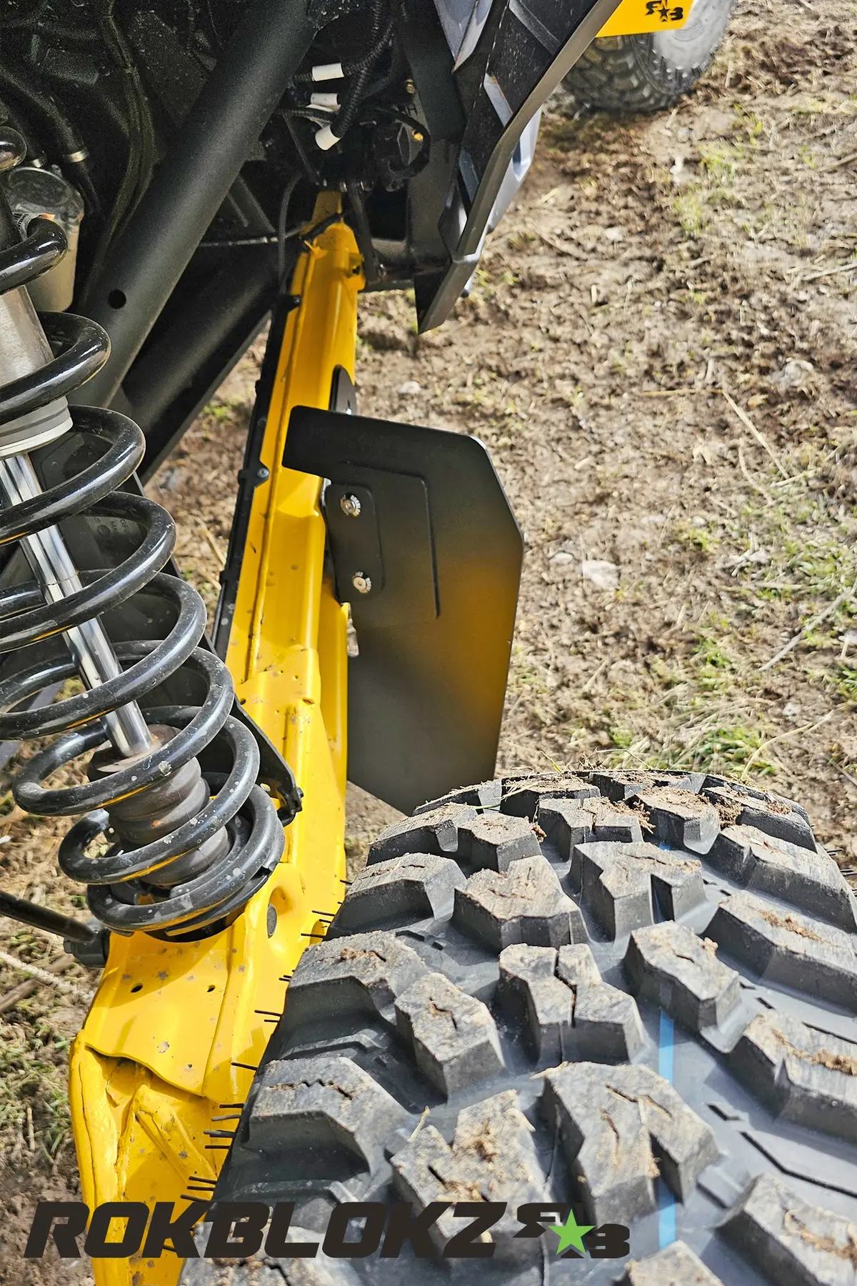 Can-Am Maverick R 2024+ Trailing Arm Guards/Flaps 4