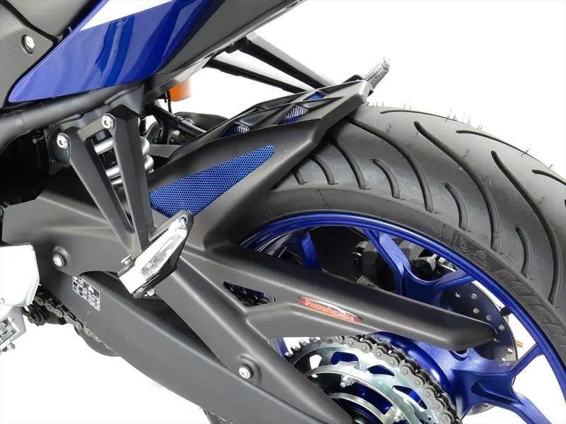 Yamaha Mt-03 2016-2025  Carbon Look & Silver Mesh Rear Hugger By Powerbronze 1
