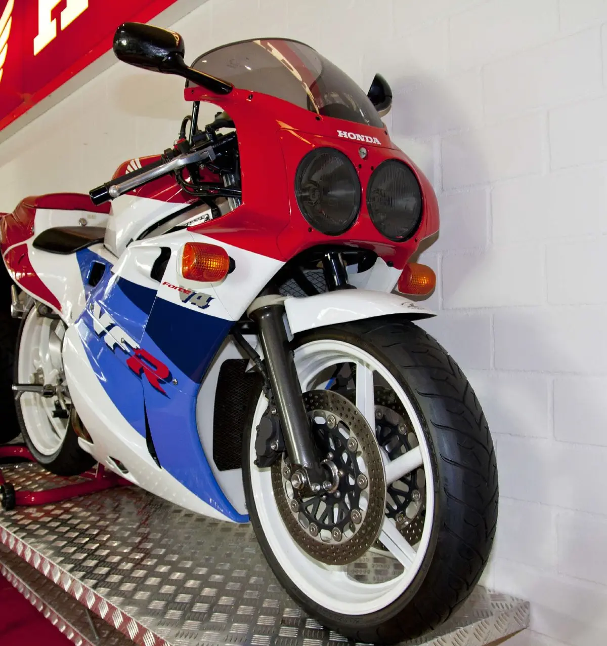Fits Honda Nc30 Vfr400 89-1992 Clear Headlight Protectors By Powerbronze Rrp £36 1