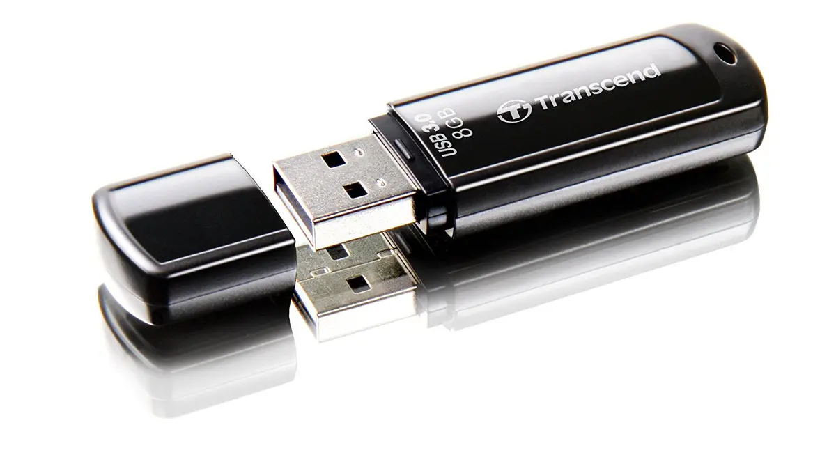 Transcend  8Gb Model 700 Usb 3.0 1