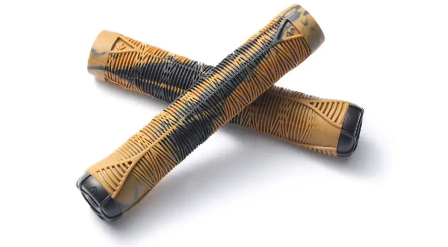 Envy Tpr Grips Gum/Black 1
