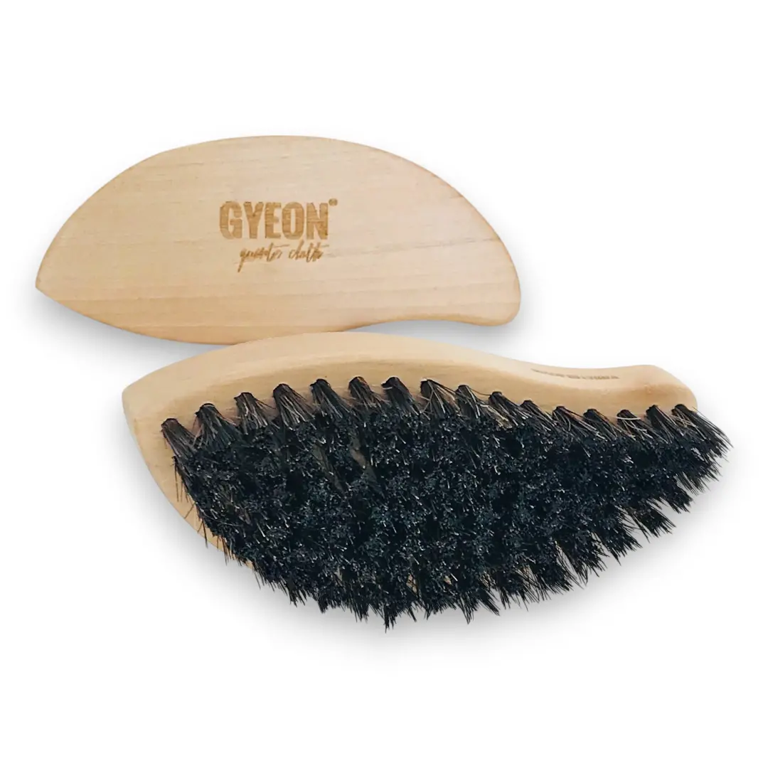 Gyeon Q²m Leather Brush 1