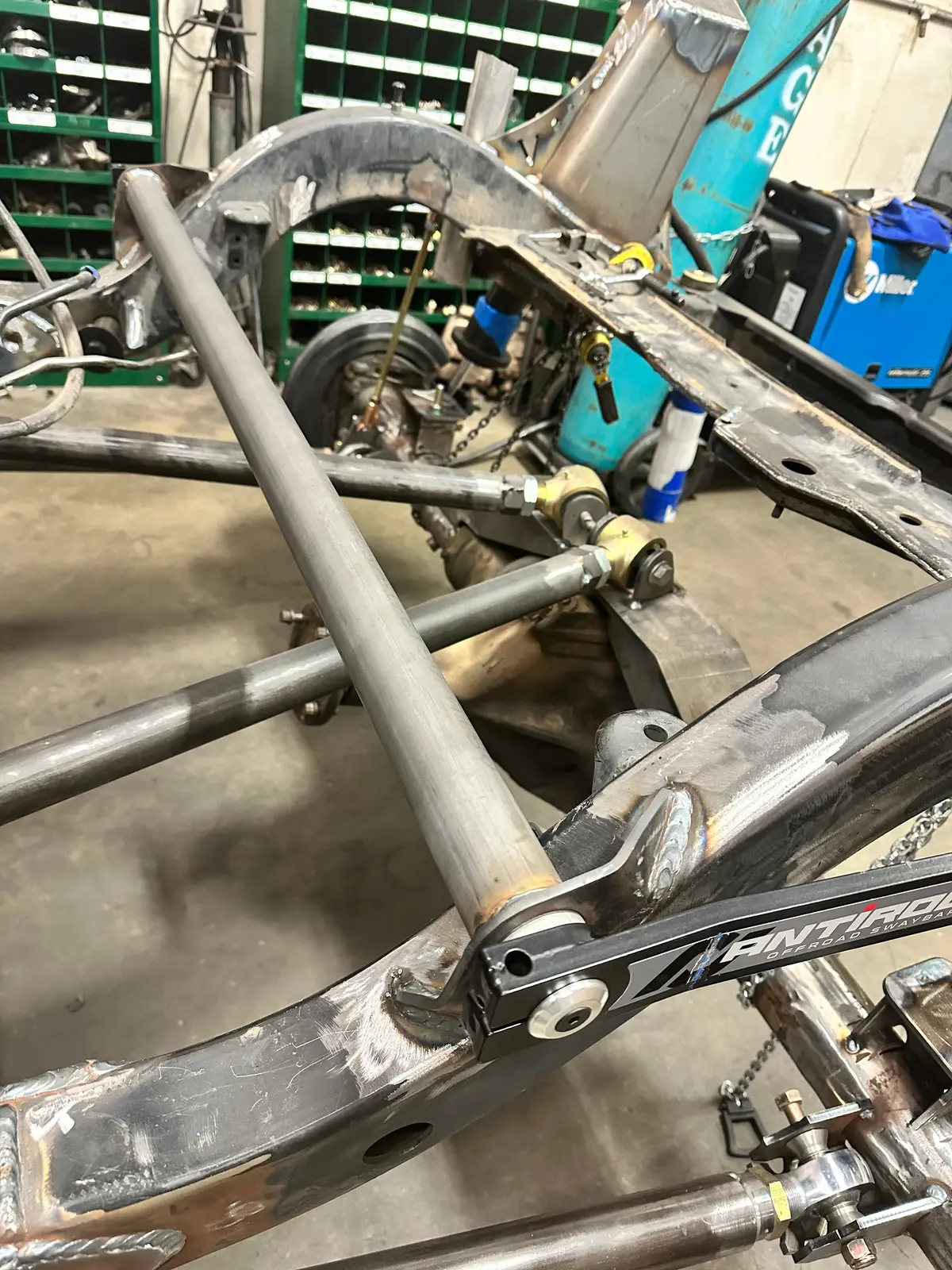 Sway Bar - Universal Antirock Kit (45 In. Bar, 20 In. Steel Arms) 2