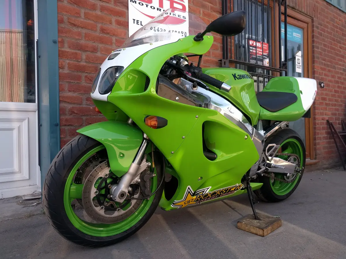 1997 Kawasaki Zx7r 1