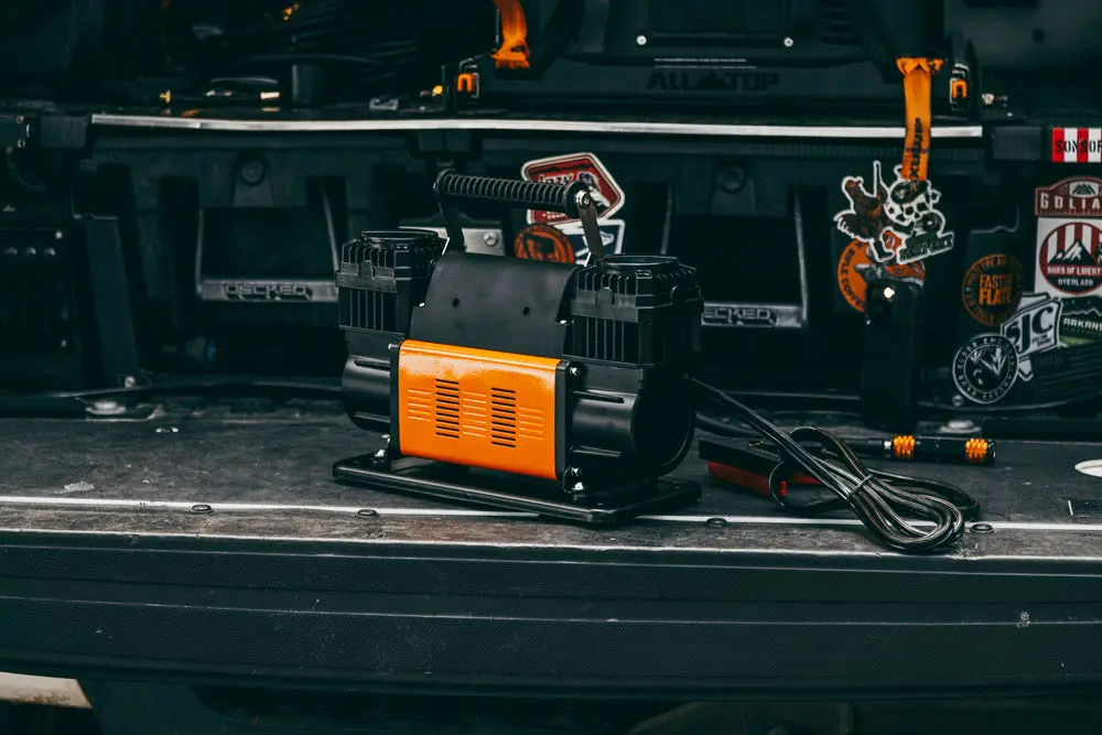 Fasterflate High-Output 12V Dual-Cylinder Compressor 1
