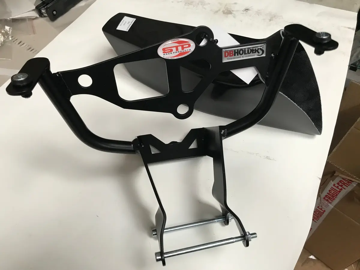 Triumph Daytona 675 2013 - 2016 Front Fairing Bracket & Air Duct Db Holders 1