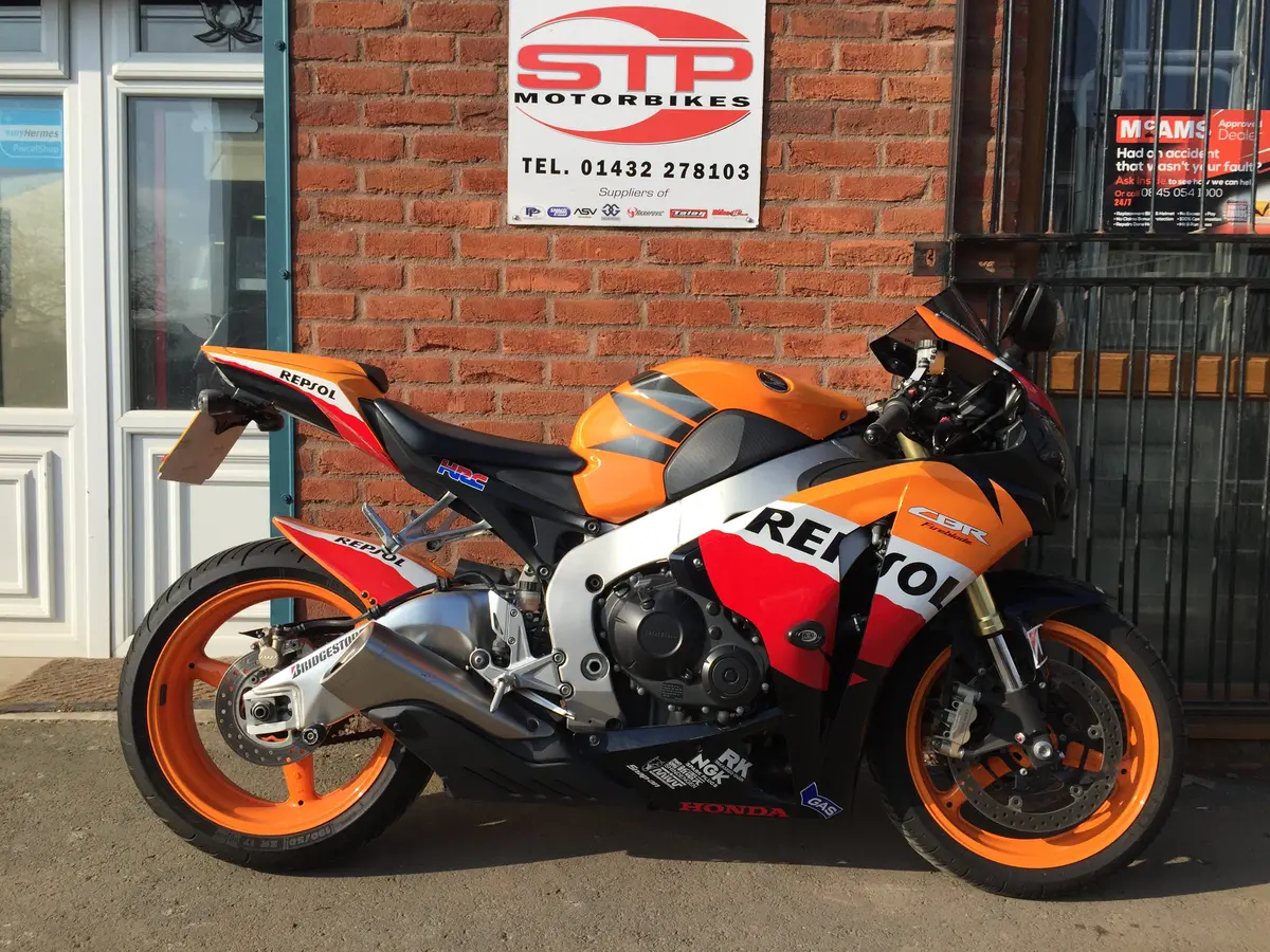 2011 Repsol Honda Cbr1000rr Fireblade 1