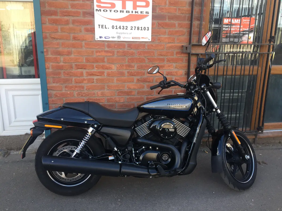 2017 Harley Davidson Street Xg750  Two-Tone Vivid Black 1,920 Miles. 1