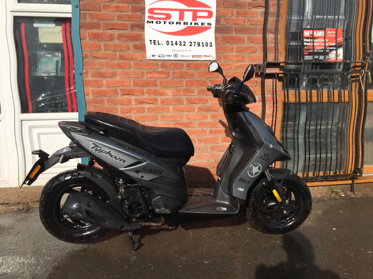 2012  Piaggio Typhoon 125 My11 4-Stroke 1