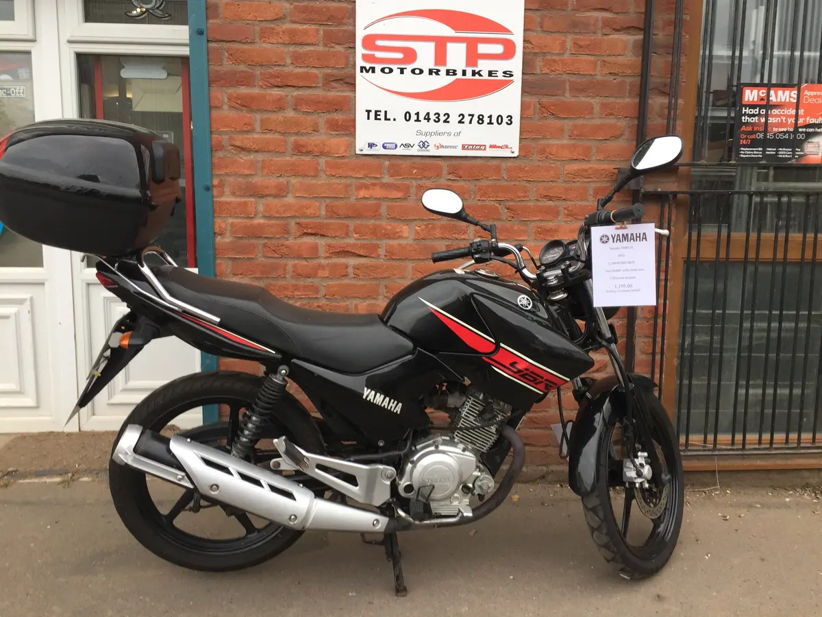 2012 Yamaha Ybr125, Black With Topbox 1