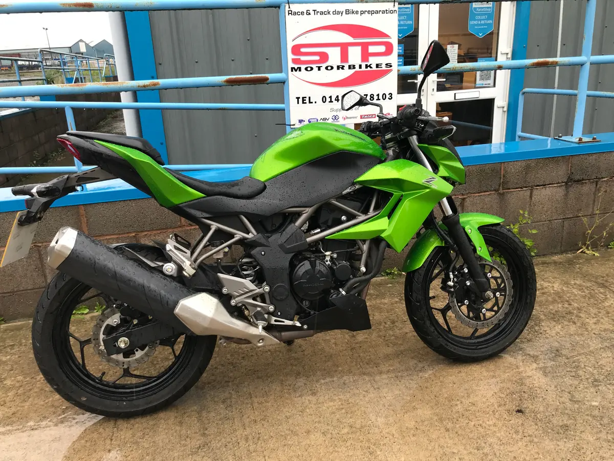 2015 Kawasaki Z250sl Only 106 Miles From New 1