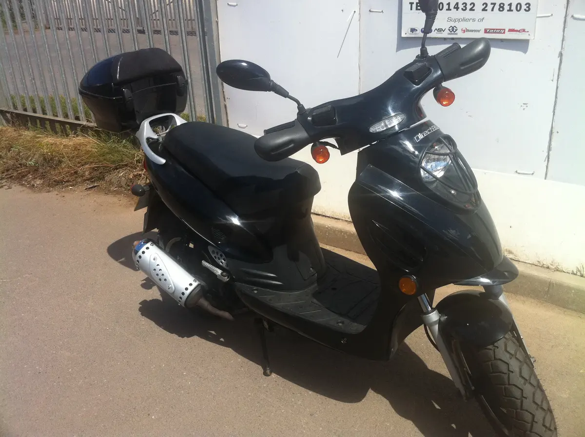 2013 Direct Bikes 125 Cc Sports Scooter 1