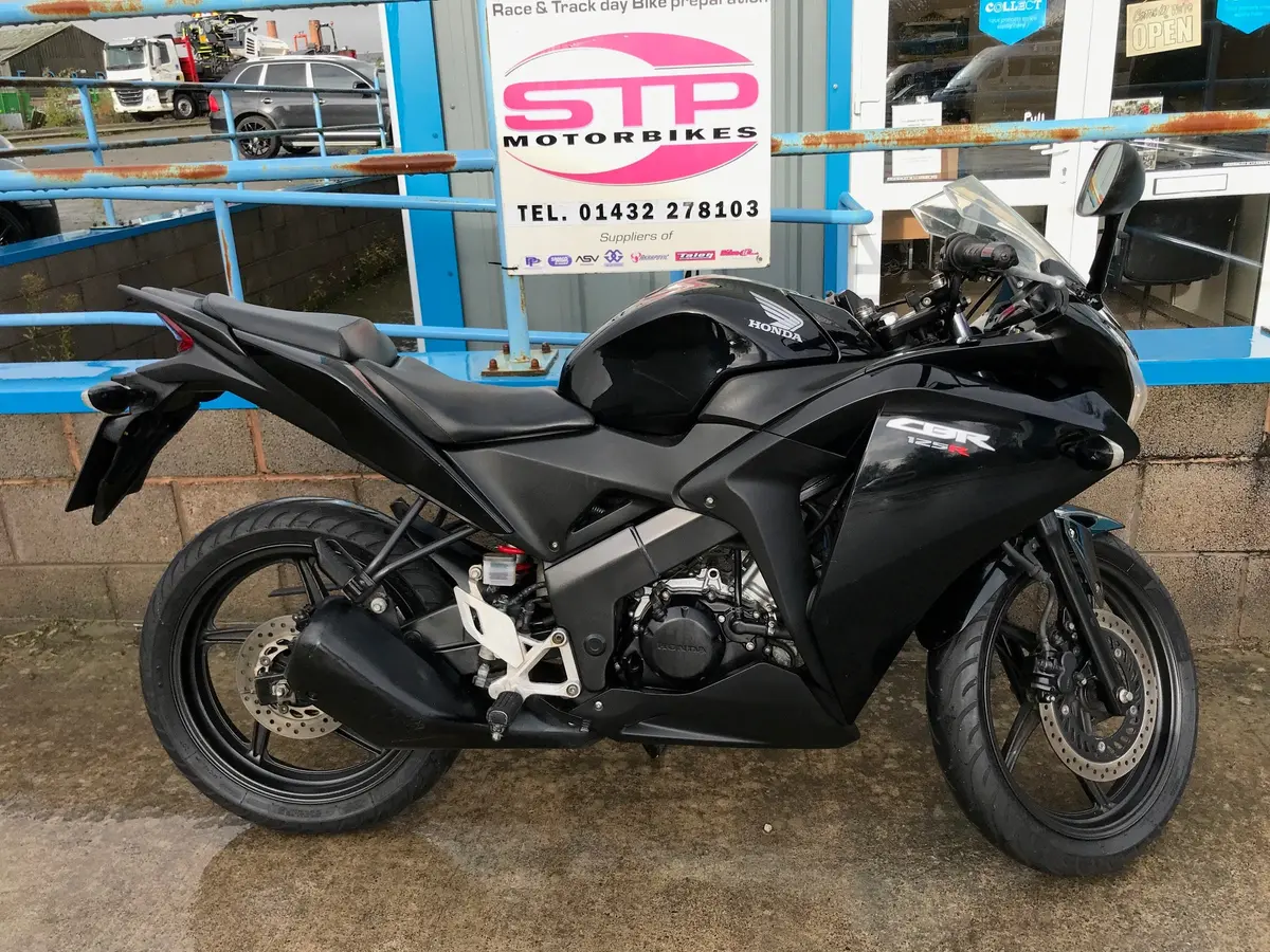 2011 Honda Cbr 125 R 1