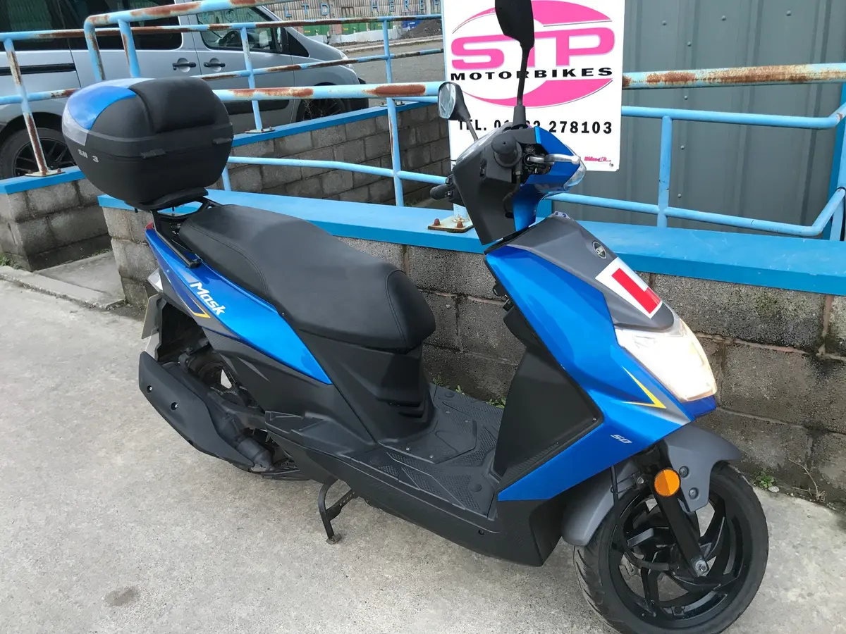 2022 Sym Mask 50Cc E5   Twist And Go  Am Category Licence (16 Yr Old) 1
