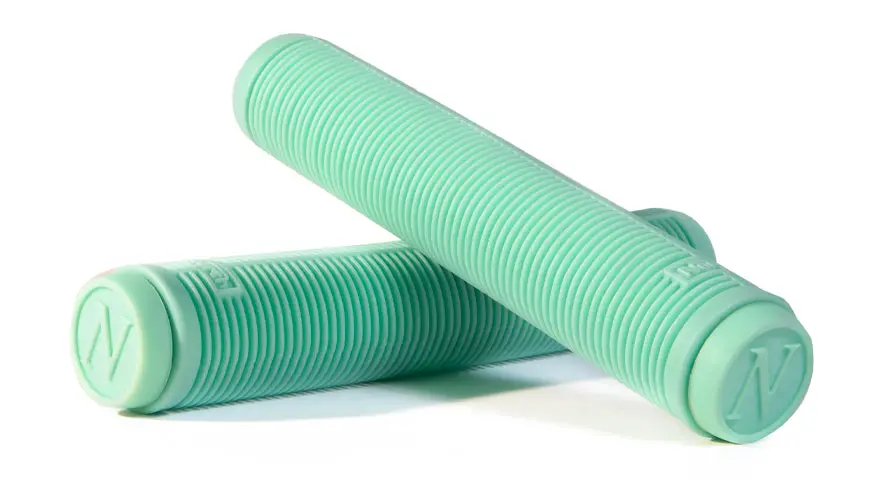 North Essential Grips 4