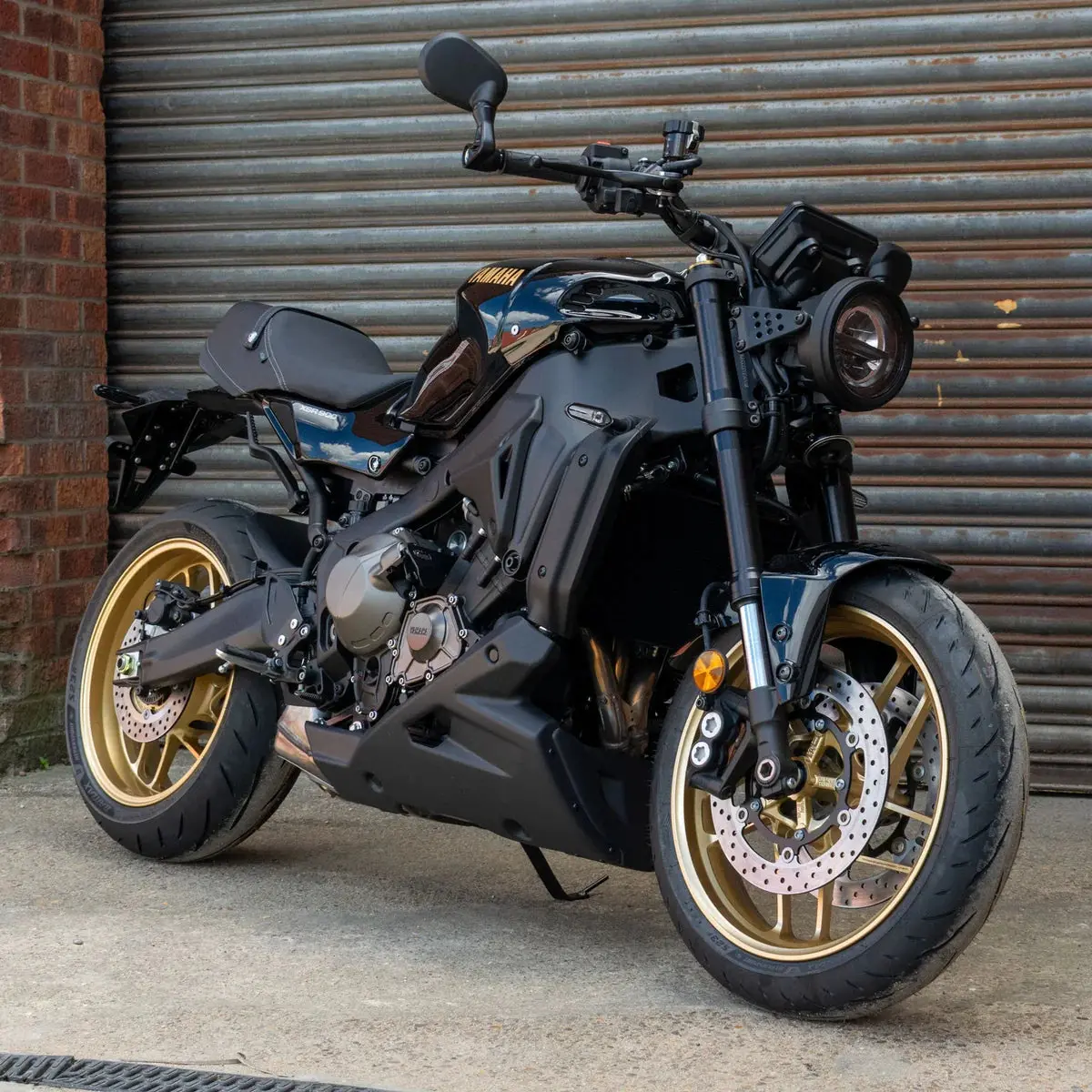 Yamaha Xsr900 2022 >  Belly Pan Spoiler Matt Black Finish Pyramid 1