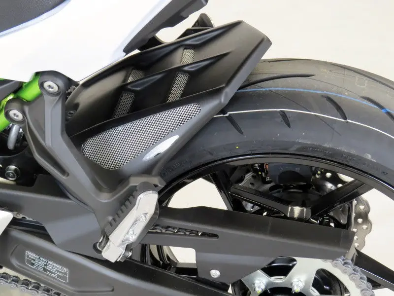Kawasaki Z650 Rs  2022>  Carbon Look & Silver Mesh Rear Hugger Powerbronze 1