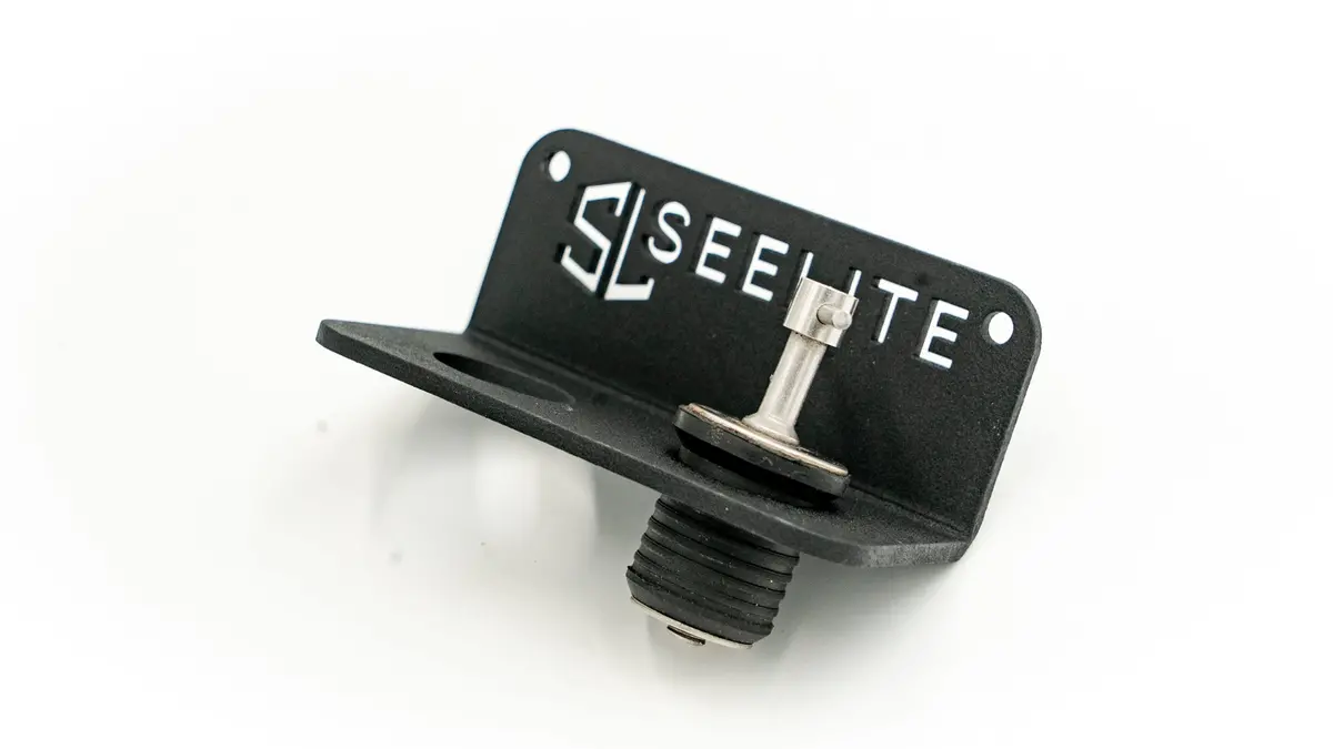 Seelite Plug Holder 1