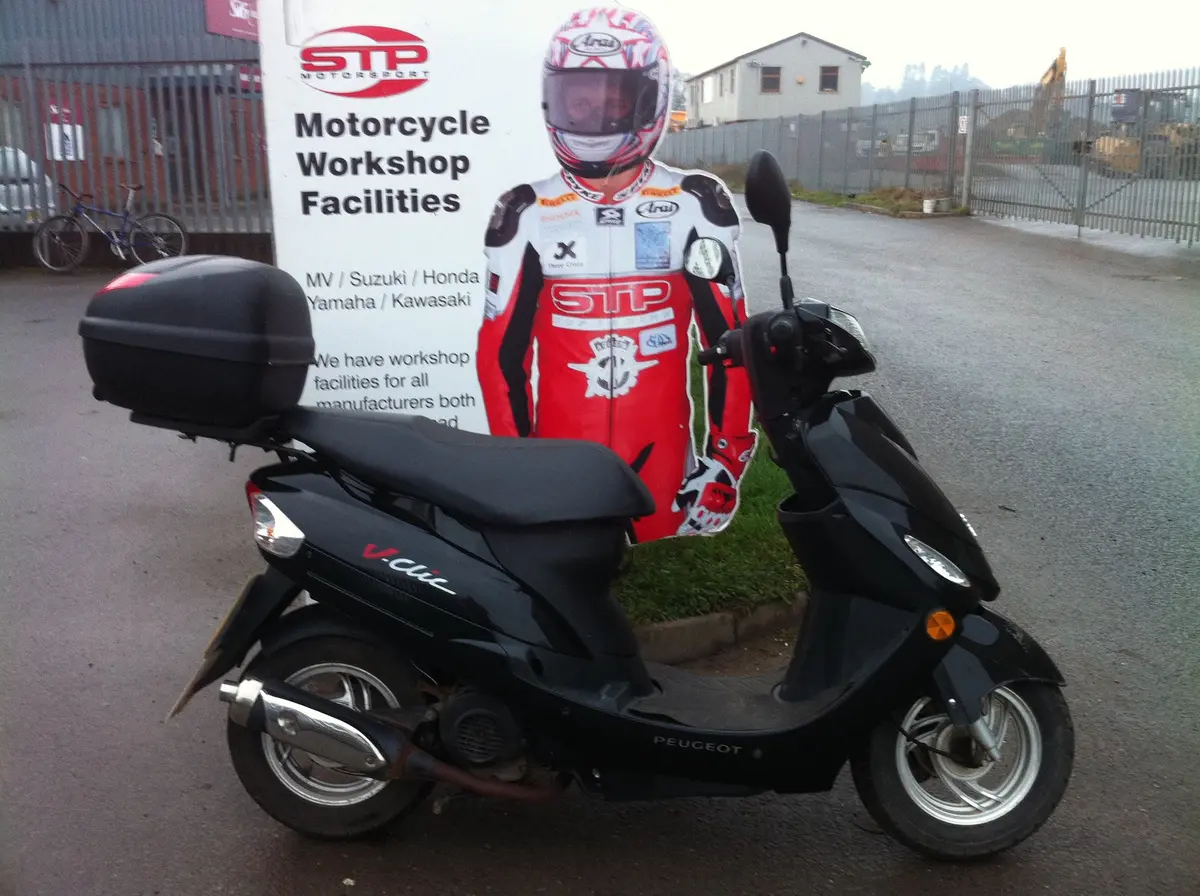2012 Peugeot V-Click 50Cc Moped Good Condition With Top-Box 1